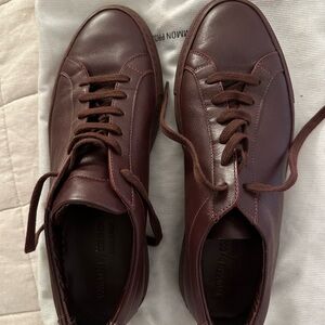 Never Worn Women Common Projects (Size 8/38, Burgundy)